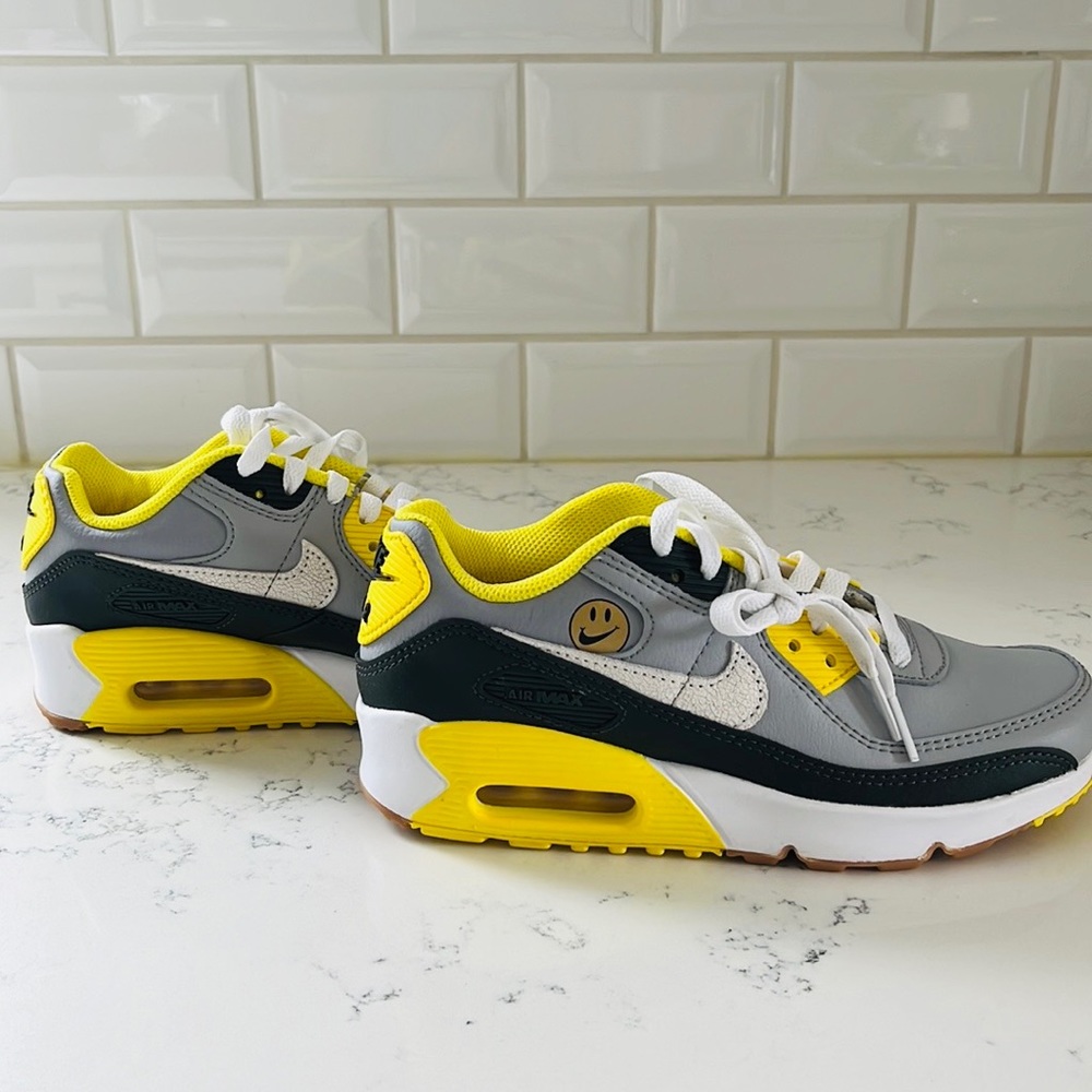 Nike Air Max 90 Smile Face 😃 - Picture 7 of 15